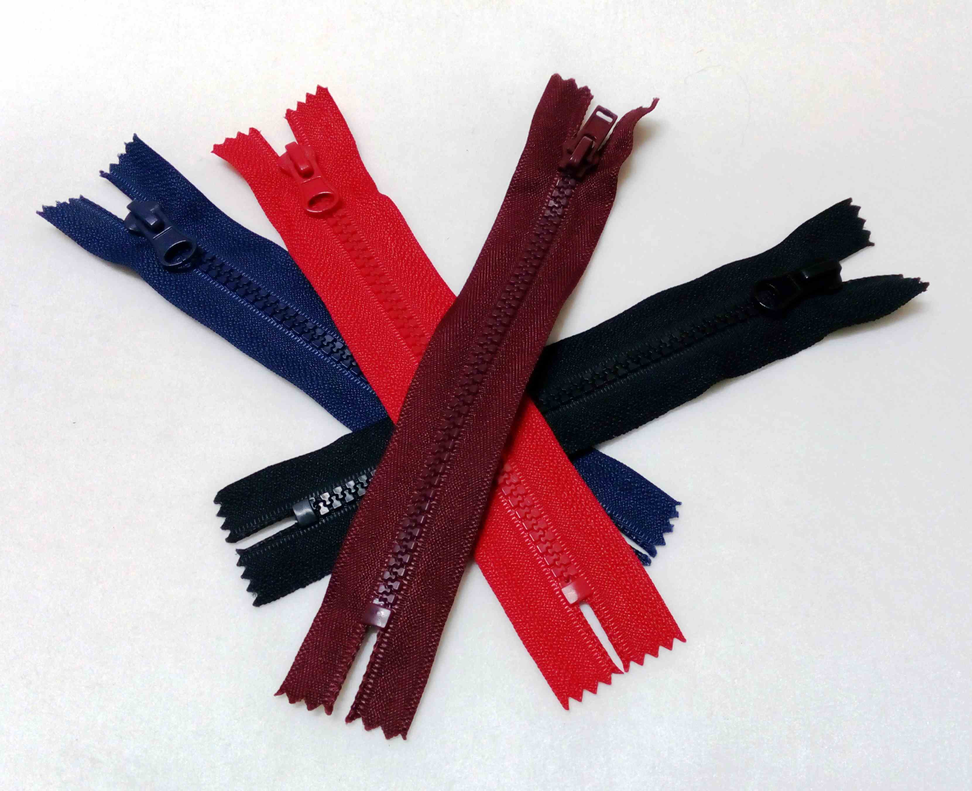 Zip kostěný 14 cm